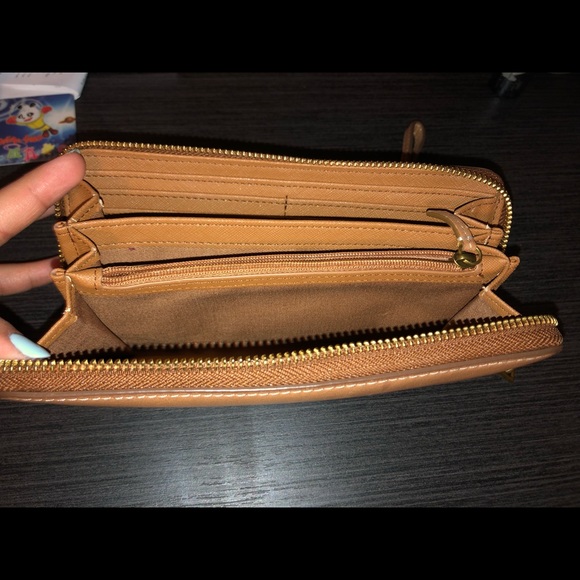 FOSSIL Genuine leather full zip wallet - Picture 2 of 4